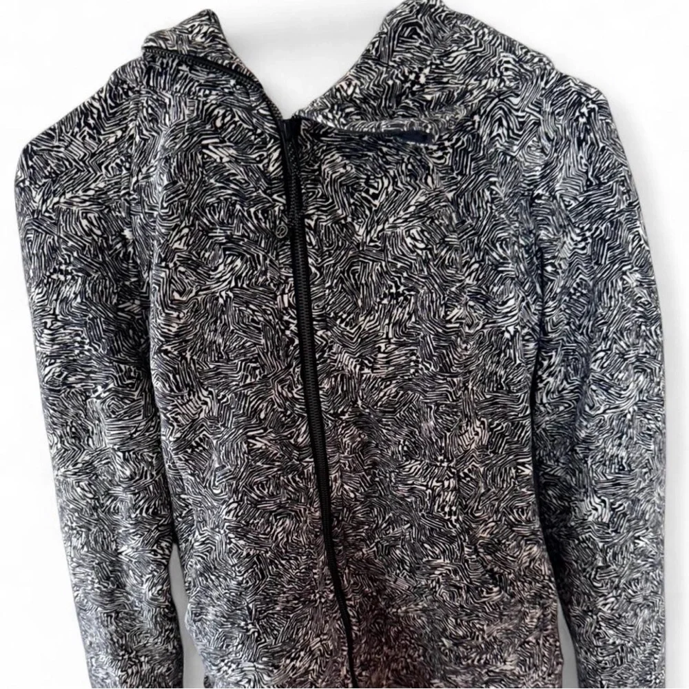 Lululemon Scuba Jacket Black + White Size 10